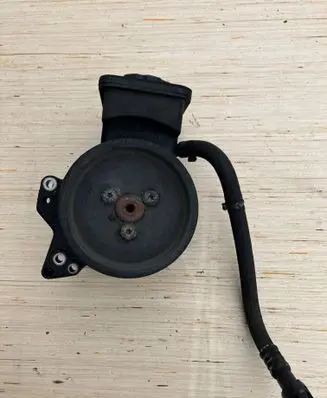 BMW 5 E60 E61 Power steering pump 7693974101 676095601D