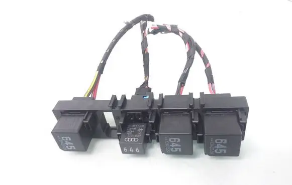Volkswagen PASSAT B7 Other relay 4H0951253A 4H0951253C 645