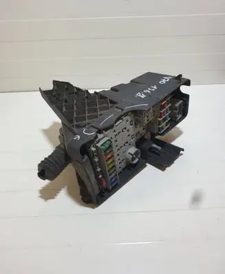 Volvo V70 Fuse module 8690698 30728132