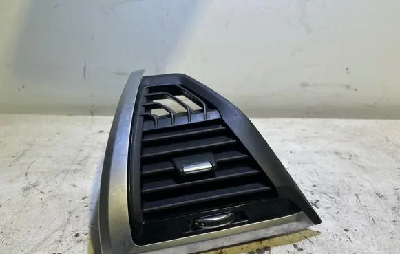 BMW X3 G01 Dashboard side air vent grill/cover trim 9363439 00882 83728