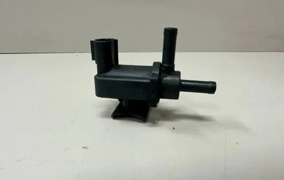 Toyota Prius (XW20) Turbo solenoid valve 9091012259 1362002771