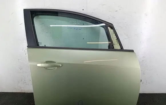 Opel Astra J Front door Z30Q