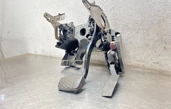 Opel Insignia A Pedal assembly 13219223 58328 50309