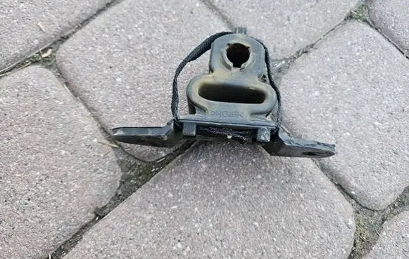 Opel Mokka B Muffler mount bracket/holder 6P227