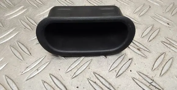 Toyota Avensis T270 Tailgate trunk handle 