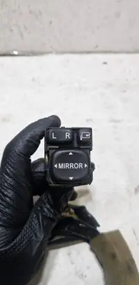 Toyota RAV 4 (XA30) Wing mirror switch 183575 183606