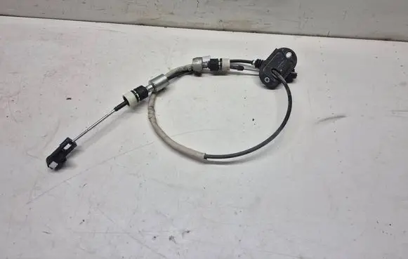 Volvo V70 Gear shift cable linkage 31259001