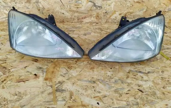 Ford Focus Headlights/headlamps set 