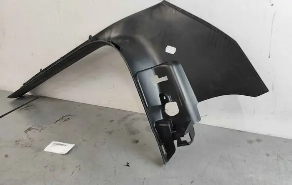 Foot area side trim