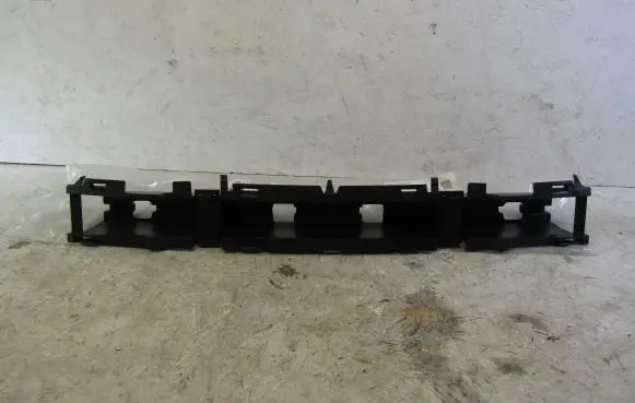 Peugeot 5008 Front bumper mounting bracket 9686176580