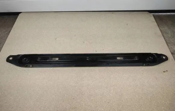 Peugeot 3008 I Radiator trim 