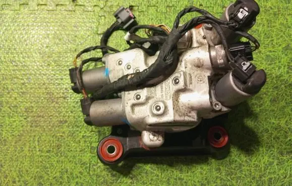 BMW 5 F10 F11 Air suspension compressor 6775258