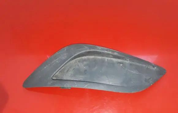 Ford Focus Front bumper lower grill 8M5119952BE