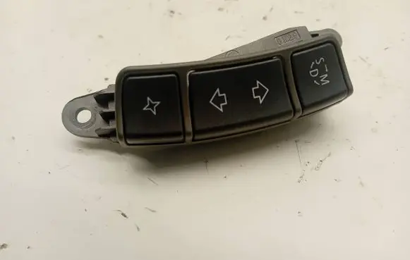 BMW 7 E65 E66 Steering wheel buttons/switches 6911586