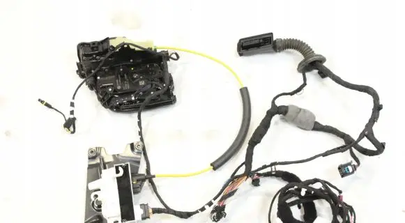 BMW M8 F93 Gran Coupe Front door lock 7450419