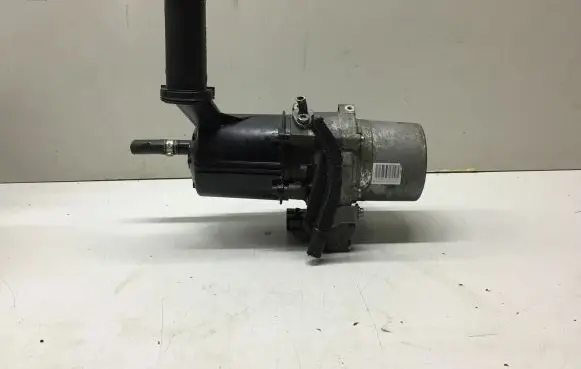 Citroen C4 II Power steering pump