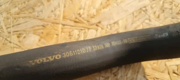 Volvo S40, V40 Engine coolant pipe/hose 30611010
