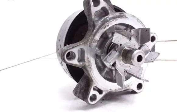 Toyota Corolla E120 E130 Water pump