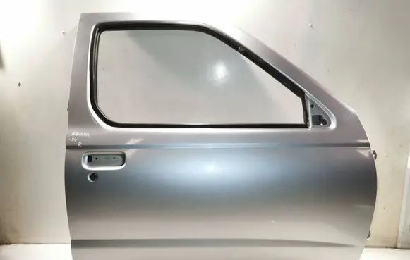 Nissan King Cab, Navara Front door