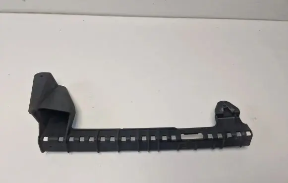 Audi Q7 4L Rear door windshield rail 4L0839068