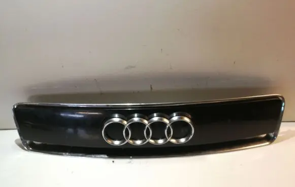 Audi A2 Front grill 8Z0853631 8Z0853321