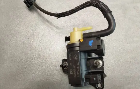 Renault Kadjar Vacuum valve 70181405 16T075