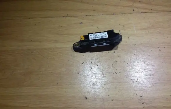 Mercedes-Benz C W203 Airbag deployment crash/impact sensor 0018209126 303319