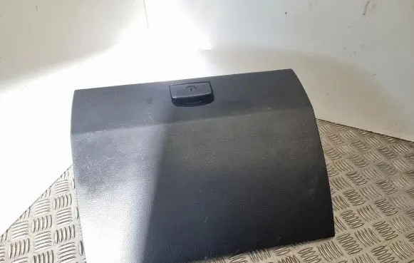 KIA Sorento Glove box 845113E500