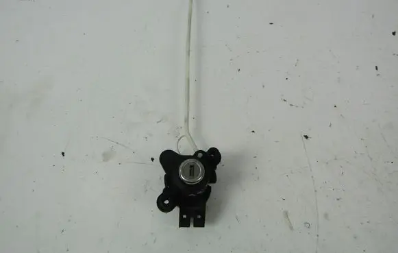BMW 3 E46 Front door lock (next to the handle) 