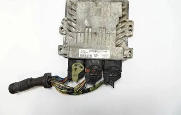 Ford Grand C-MAX Engine control unit/module AV6112A650GJ S180133040A
