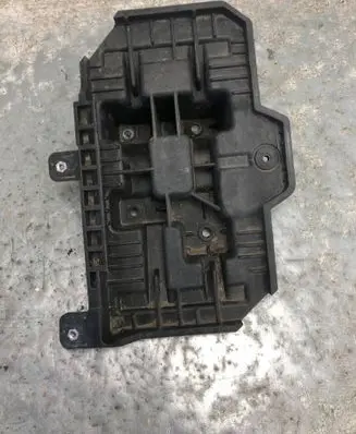 Hyundai Santa Fe Battery box tray 37150-S1100