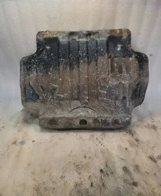 Mitsubishi Pajero Engine splash shield/under tray