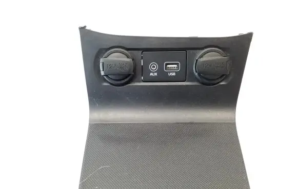 Hyundai i20 (GB IB) USB socket connector 9831611580