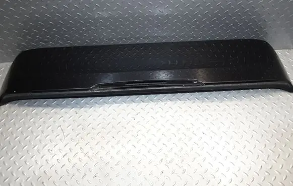 Tailgate/trunk spoiler