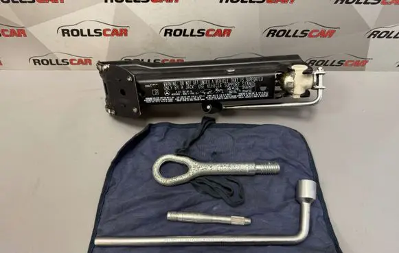 Mercedes-Benz CLS C219 Lift Jack A2115830215 A2215810001