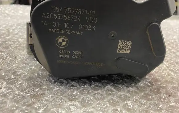 BMW 1 F20 F21 Throttle valve 7597871