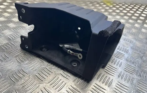 Battery box tray
