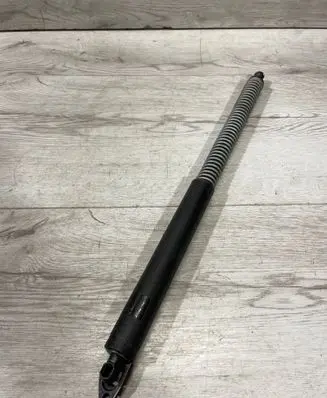 BMW 7 E65 E66 Tailgate strut 7042104
