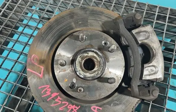 KIA Carens II Front wheel hub spindle knuckle IMPRK1395298