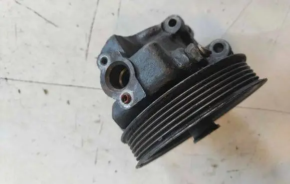 Ford Mondeo Mk III Power steering pump