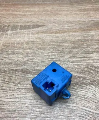 Toyota Avensis T270 Horn buzzer relay 8665250010 0689004430