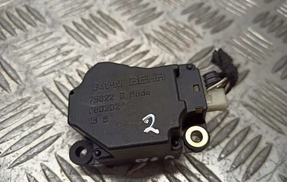 Volvo V70 A/C air flow flap actuator/motor 75622D