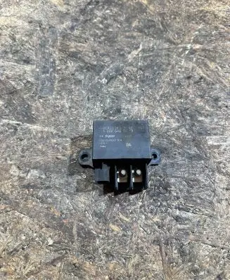Glow plug pre-heat relay