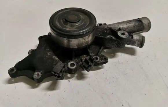 Mercedes-Benz C W203 Water pump