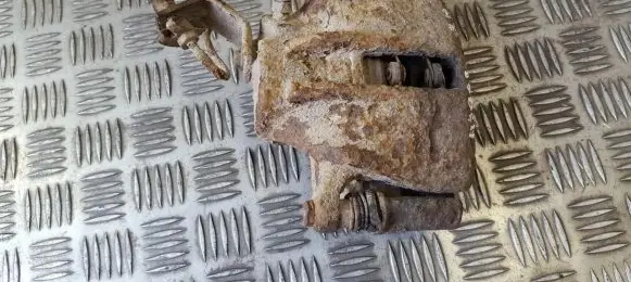 Volkswagen PASSAT B3 Front brake caliper