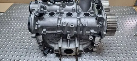 Volkswagen T-Roc Engine head 04C103479H 04C103064C