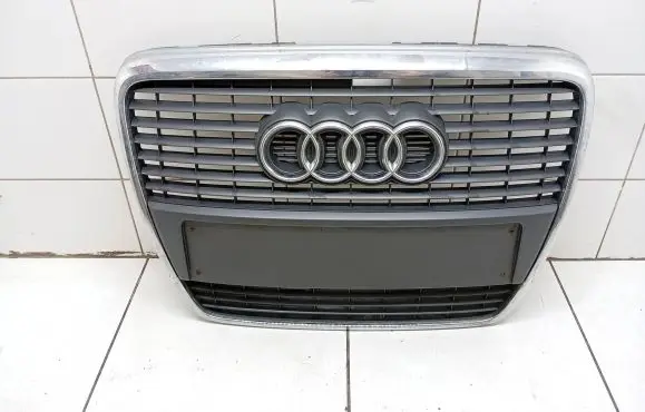 Audi A6 S6 C6 4F Front bumper upper radiator grill 4F0853651