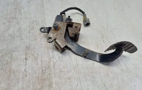 Peugeot Partner Clutch pedal