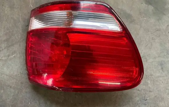 Toyota Avensis Verso Rear/tail lights 12VW215W