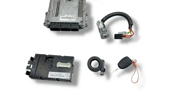 Renault Trafic II (X83) Engine ECU kit and lock set 0281014648 8200823728 8200666516